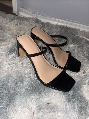 NEW Croc-Embossed Black Strappy Block Heel Sandal - Women